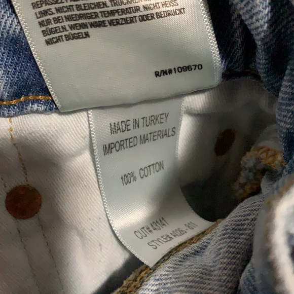 AGOLDE PARKER VINTAGE CUT OFF SHORTS - Picture 8 of 9